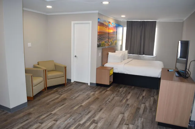 جناح استوديو بسرير كينج، Days Inn by Wyndham San Antonio Alamo/Riverwalk 3/4