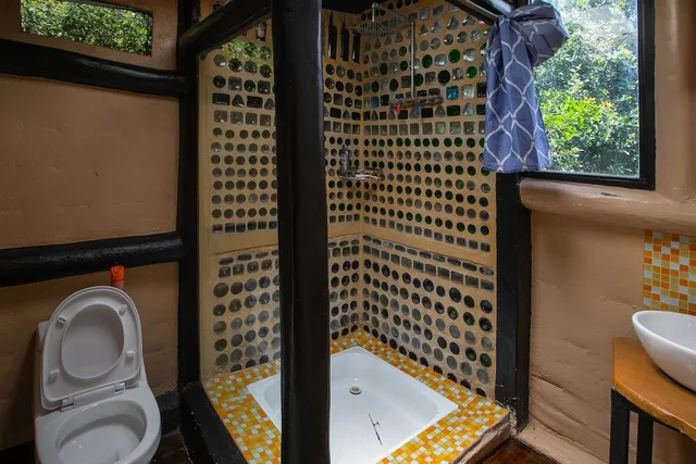 كابينة بسرير مزدوج وسرير فردي بحمام خاص، Punda Milias Camp Nakuru 7/7