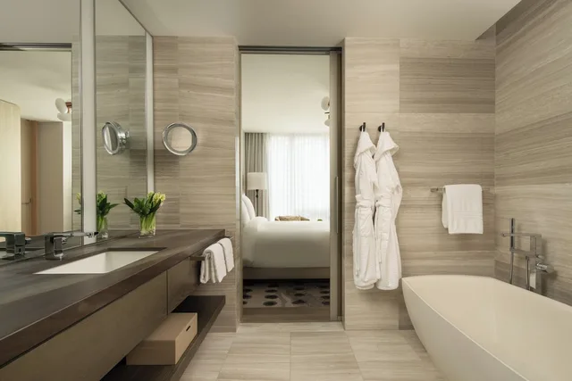 Yorkville, Suite, King Bed، Four Seasons Hotel Toronto 4/5