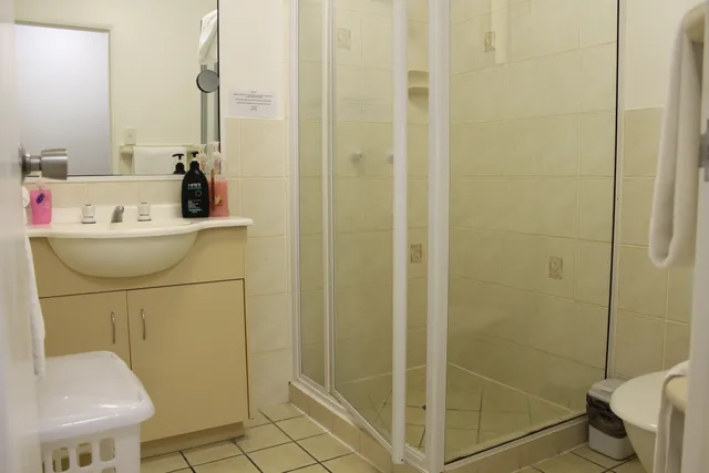 شقة بغرفة نوم واحدة، Airlie Apartments 2/2