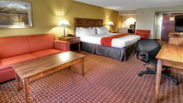 غرفة قياسية بسرير كينج لذوي الإعاقة، Holiday Inn Express Greenville 4/10