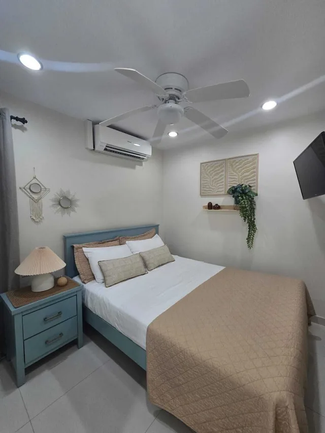 استوديو سوبيريور بسريرين مزدوجين بإطلالة على المسبح بشرفة، Bubali Villa And Apartments 2/8