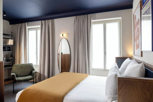 غرفة سوبيريور بسرير كينج بشرفة، Cristal Champs Elysees Hotel 1/10