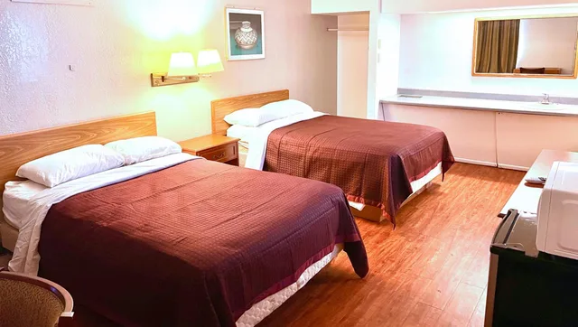 غرفة قياسية بسريرين مزدوجين، Thunderbird Motel Hillsboro 2/2