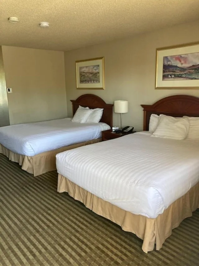 غرفة قياسية بسريرين كوين، GoodSpring Motel 2/7