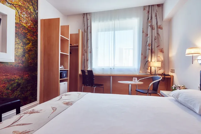 Superior, Single, Queen Bed, Ibis Sibiu Centre 3/6