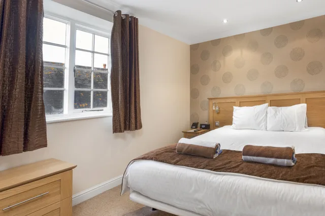 شقة بسريرين منفصلين بغرفتي نوم مع أريكة، Wychnor Park Country Club 1/10