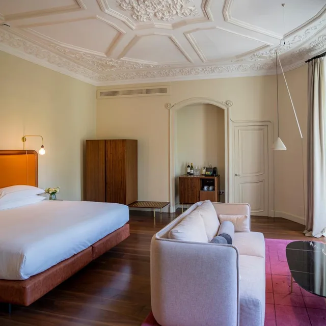 جناح، Mercer Hotel Torre del Remei 1/4
