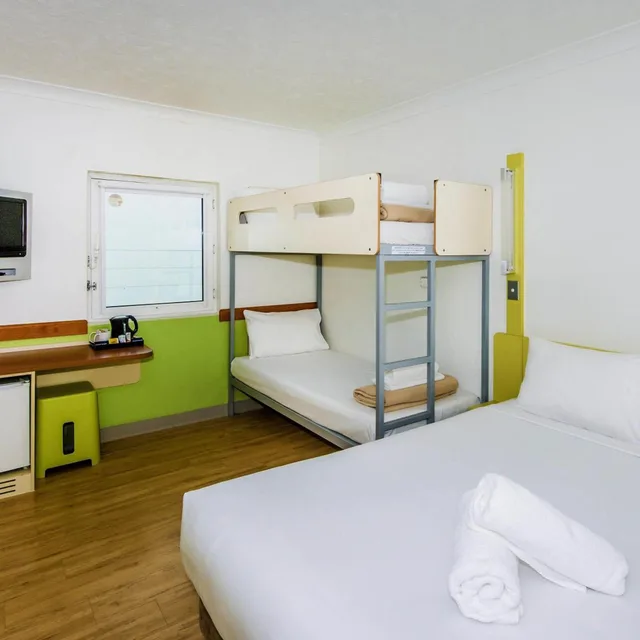 Standard, Queen Bed, Sofa, IBIS BUDGET BRISBANE AIRPORT 4/7