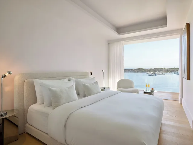 جناح كلوب بسرير كينج وسريرين منفصلين بغرفة نوم واحدة، The Roc Club, A Hotel to Live 3/4