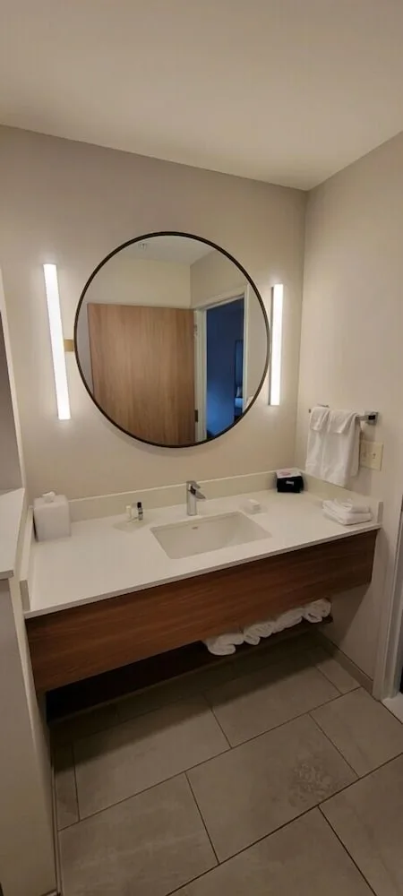 جناح بسرير كينج مع أريكة لذوي الإعاقة، Fairfield Inn & Suites by Marriott Hailey Sun Valley 4/5