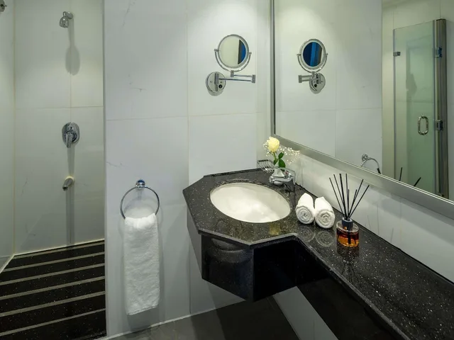 غرفة كلاسيكية بسرير كينج، أنوار المدينة موفنبيك(Anwar Al Madinah Movenpick) 5/9