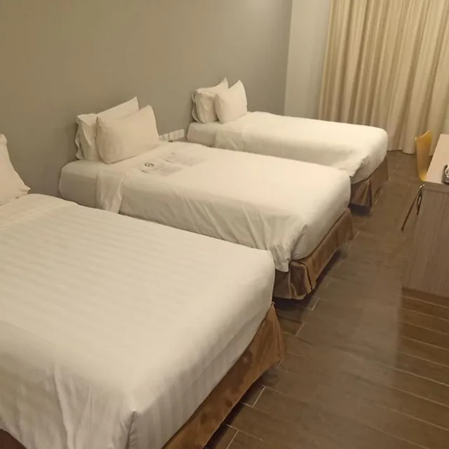 Basic, Triple, The Klagan Hotel 1/10