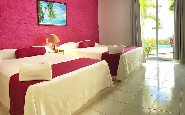 غرفة أساسية بسريرين مزدوجين، PUERTO SEYBA HOTEL 1/3