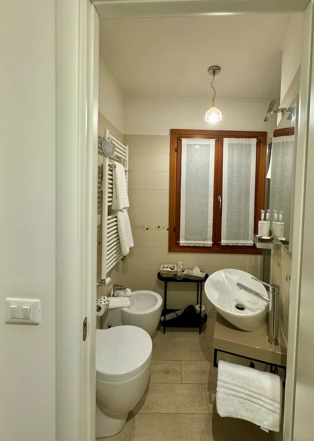 غرفة ديلوكس بسرير كوين، B&B Fortuny 6/8