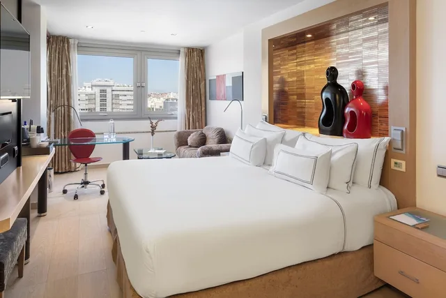 The Level, Junior Suite, King Bed, Panoramic View، Melia Madrid Princesa Hotel 1/10
