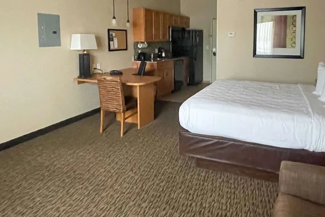 Suite, King Bed, Sofa, MainStay Suites Sidney - Medical Center 3/5