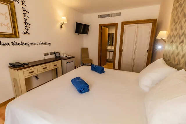 غرفة قياسية بسرير مزدوج، Paloma Blanca Boutique Hotel 2/6