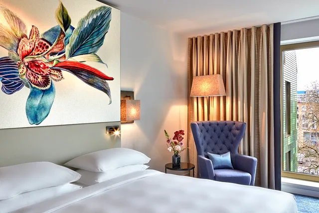 غرفة قياسية بسرير مزدوج، Hyatt Regency Amsterdam 3/5