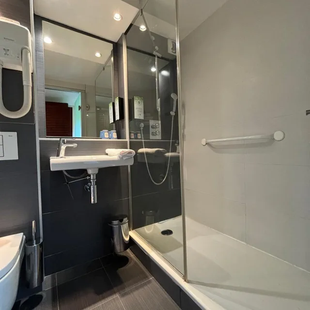 غرفة بسريرين منفصلين، KYRIAD BORDEAUX - LORMONT 9/10