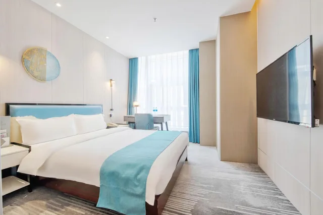 Superior, King Bed, Queen Bed, Golden Central Hotel 1/2