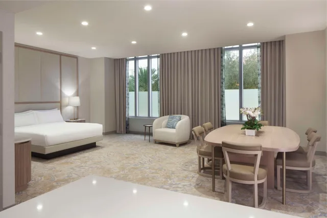 جناح، Hilton West Palm Beach 1/3