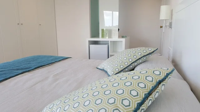 غرفة جونيور بسرير مزدوج بشرفة بإطلالة جزئية على البحر مع أريكة، Pinos Playa Hotel 3/6