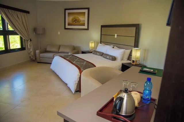 شاليه ديلوكس بسرير كوين، Sunbird Nkopola 2/3