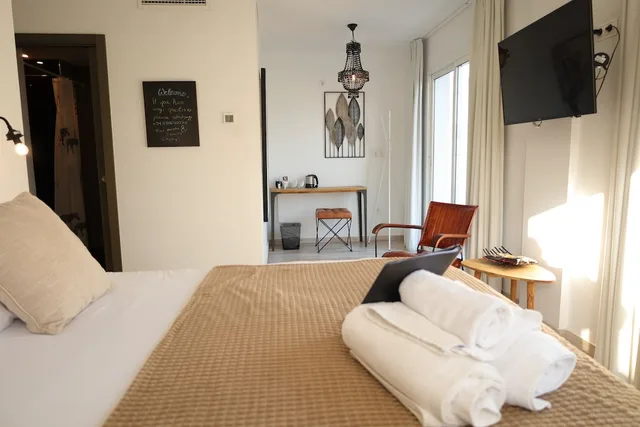 Family Suite, Deluxe, King Bed, Boutique X 1/9