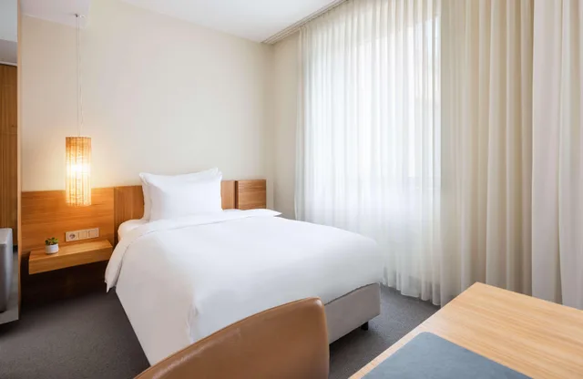 غرفة قياسية بسرير مزدوج، Lindner Hotel Berlin Ku'damm, part of JdV by Hyatt 1/1