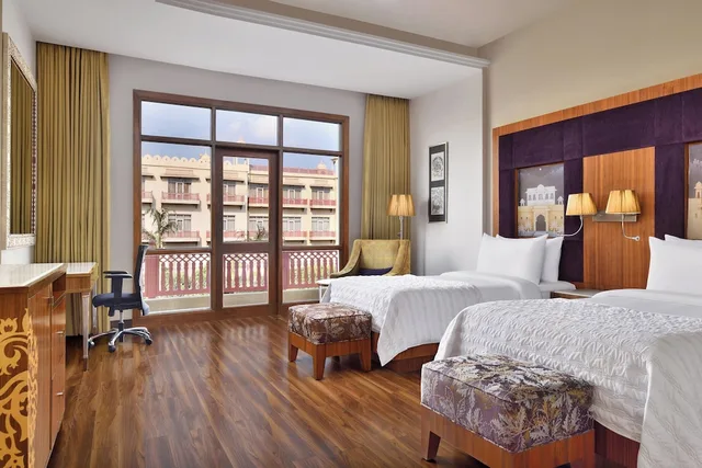 غرفة بريميوم بسريرين منفصلين، Le Meridien Jaipur Resort Spa 2/5