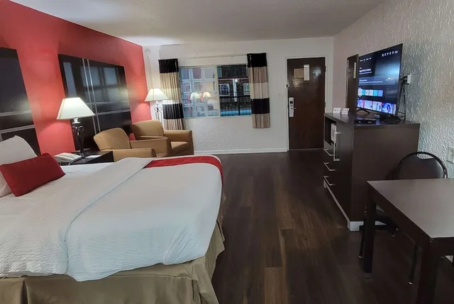 غرفة ديلوكس بسرير كوين، Ramada by Wyndham Mountain Home 3/5