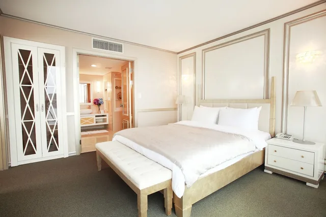جناح رئاسي بسريرين مزدوجين بإطلالة على البحر بغرفتي نوم، Hotel Riviera Geoje 1/2
