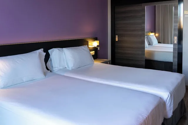 غرفة كلاسيكية بسريرين منفصلين، Tryp Cordoba Ex Tryp Los Gallos 1/10