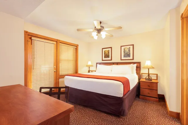 1 Bedroom, Deluxe, Villa, King Bed, Westgate Smoky Mountain Resort & Spa 3/5