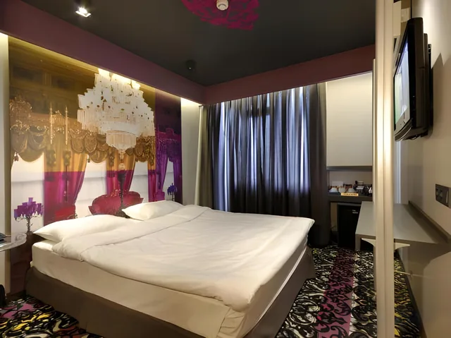 غرفة متصلة سوبيريور عائلية بسرير كوين وسريرين منفصلين، Tulip City Taksim Hotel 1/1