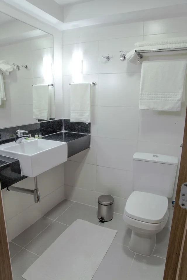 غرفة قياسية ثلاثية بثلاثة أسرّة، ATH Hotel - Americas Townhouse 3/4