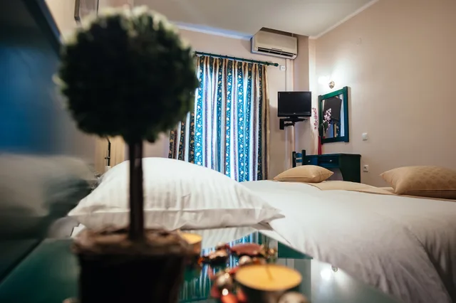 غرفة قياسية بسرير فردي بإطلالة على المدينة بشرفة، IGNATIA HOTEL 3/3