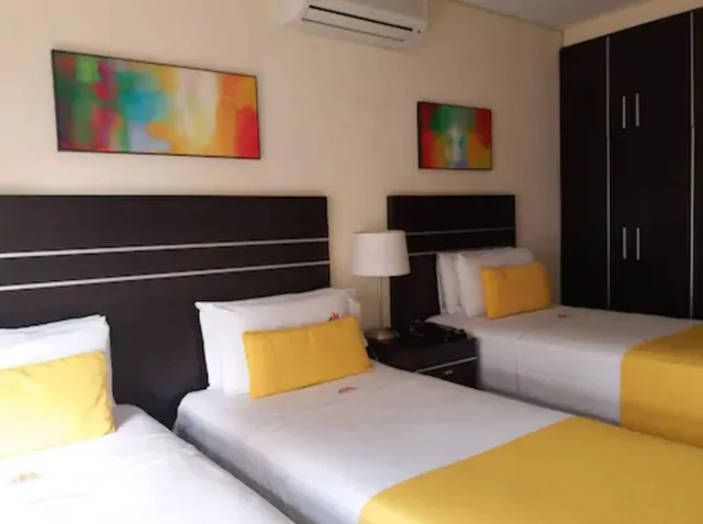 غرفة قياسية ثلاثية بثلاثة أسرّة، Puerto Mercado Hotel 2/3