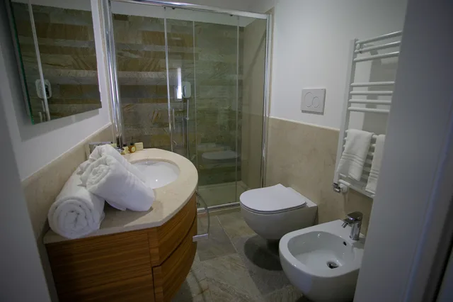 Suite, Queen Bed, Sauna, Private Spa، Mosella Suite 4/4