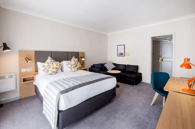 Premium, Single Bed, Holiday Inn Farnborough by IHG 6/10