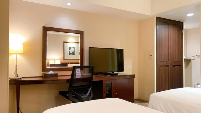 غرفة بريميوم بسريرين منفصلين للمدخنين، Ana Crowne Plaza Okayama Formerly Ana Hotel Okayama 3/6