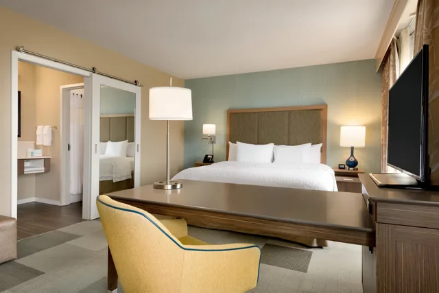 استوديو بسرير كينج بمطبخ صغير، Hampton Inn And Suites Monroe La 2/3
