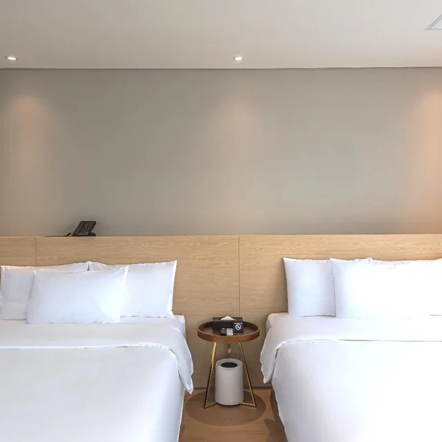 غرفة كبيرة بسريرين منفصلين، The Marine View Hotel 6/10