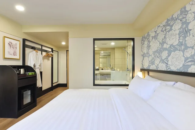 غرفة ديلوكس بسرير كينج، Oakwood Hotel and Residence Bangkok 1/7