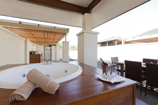 2 Bedrooms, Roof Top, Spa, Apartment, King Bed، Pullman Palm Cove Sea Temple Resort and Spa 7/7