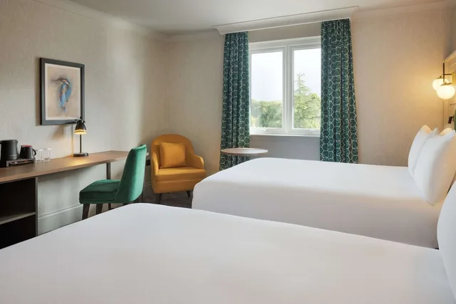 غرفة بسريرين مزدوجين، DoubleTree by Hilton Belfast Templepatrick Golf & Country Club 3/8