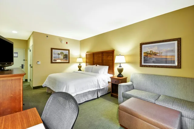 غرفة بسرير كينج لذوي الإعاقة، Hampton Inn Suites Charleston 2/5