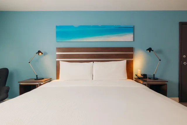 غرفة قياسية بسرير كينج لذوي الإعاقة، The Cove Hotel, Ascend Hotel Collection 6/10