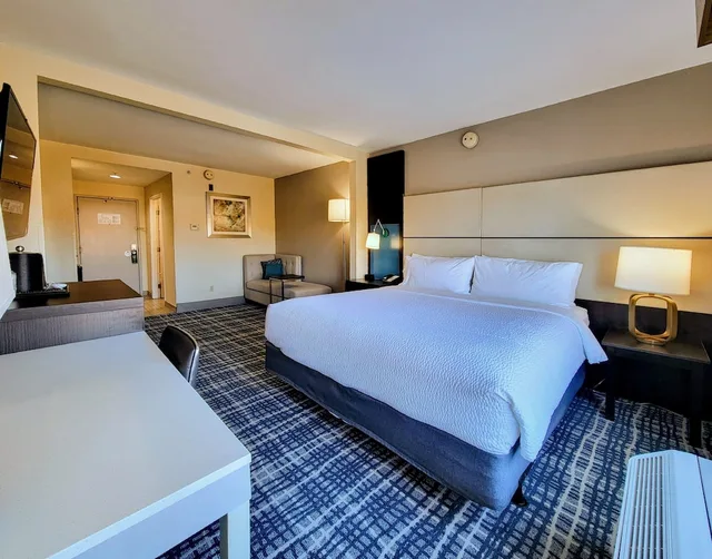 غرفة قياسية بسرير كينج لذوي الإعاقة، Holliday Inn Belcamp Aberdeen Area Ex Wingate By Wyndham Aberdeen Edgewood 8/10